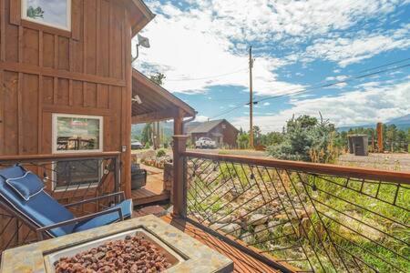 Cabin~Views~Heart Of Town~W&D~Fireplace~Kitchen Woodland Park Exterior foto