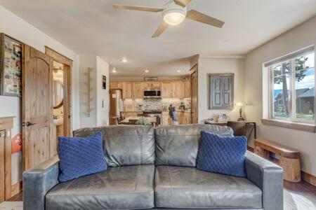 Cabin~Views~Heart Of Town~W&D~Fireplace~Kitchen Woodland Park Exterior foto